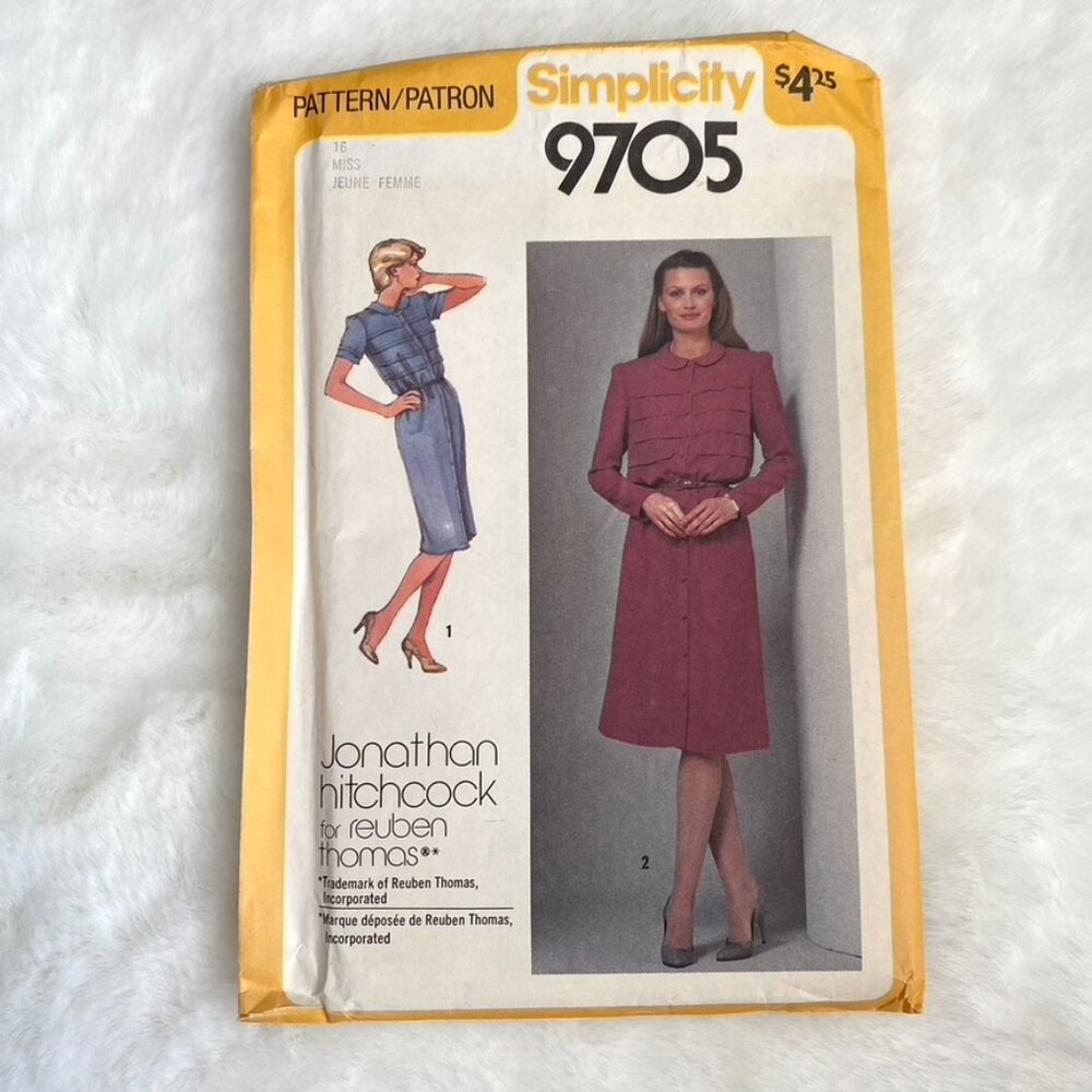 2 Simplicity Sewing Patterns - Picture 4 of 5